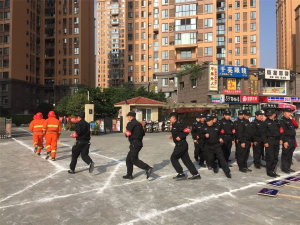 1542943252476835.jpg 消防演习活动现场-3_副本.jpg